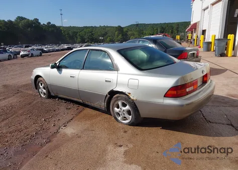 1998 Lexus Es 300 z USA, uszkodzony, nr VIN JT8BF28G2W0088271